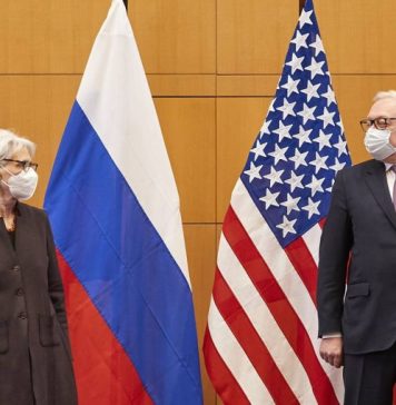 Главы делегаций России и США не стали пожимать руки на переговорах в Женеве