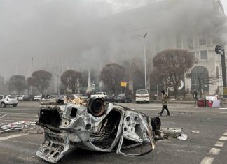 Госсекретарь: Казахстан подвергся гибридной атаке террористов, целью мог быть переворот