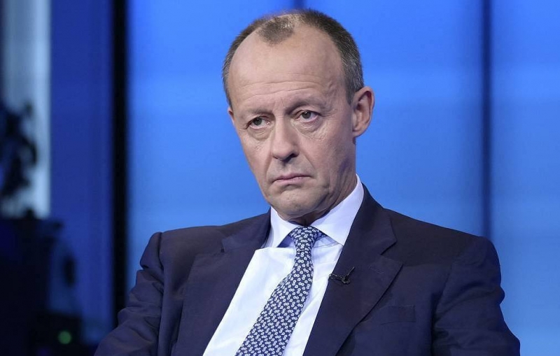 Лидер ХДС Германии раскритиковал идею отключить Россию от SWIFT