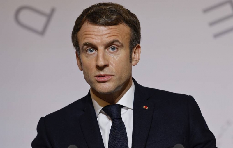 Макрон в ближайшие дни переговорит по телефону с Путиным и Зеленским