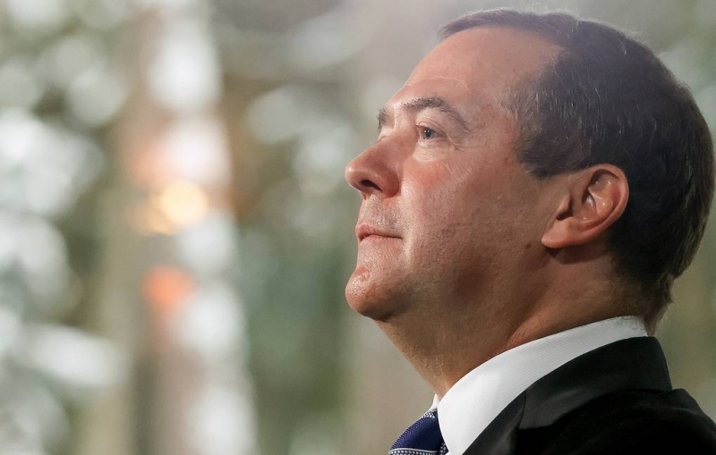 Медведев не видит необходимости в пересмотре ядерной доктрины России