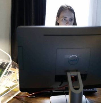 Минцифры рассказало о новом способе мошенничества с QR-кодами на «Госуслугах»