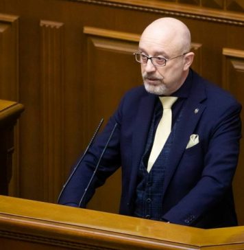 Министр обороны Украины считает, что Россия не приняла решение о военной операции