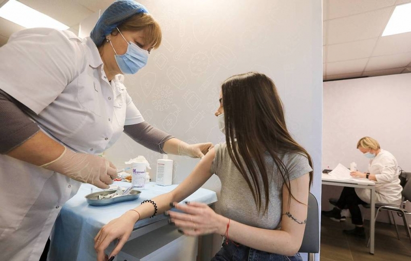 Минздрав одобрил проведение клинических исследований вакцины от коронавируса у детей