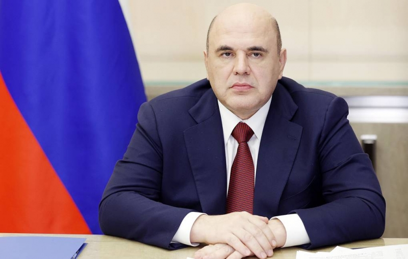 Мишустин поручил подготовить новые предложения по борьбе с распространением омикрон-штамма