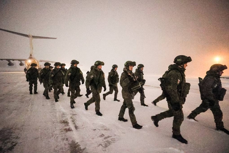 Первые подразделения российских десантников из состава сил ОДКБ вернулись из Казахстана