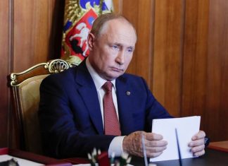 Путин подписал указ о награждении нескольких десятков медработников за борьбу с ковидом
