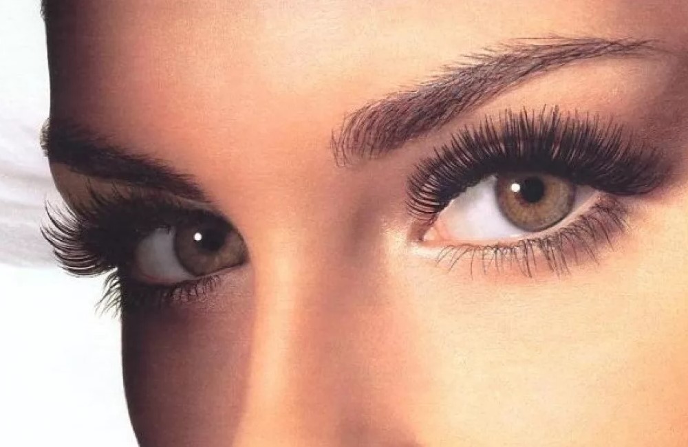 Как выбрать правильный клей для ресниц