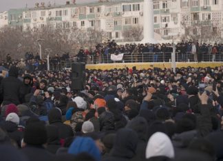 В Казахстане в связи с беспорядками задержали почти 8 тыс. человек
