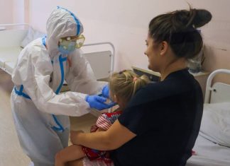 В Роспотребнадзоре заявили, что «омикрон» особенно опасен для детей от двух до пяти лет