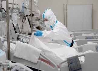 В России за сутки госпитализировали 12 807 человек с коронавирусом