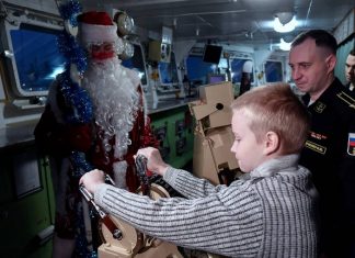 Замминистра обороны исполнил мечту мальчика из Мурманской области в рамках «Елки желаний»