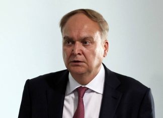 Антонов заявил, что США потворствуют насильственной ассимиляции русских на Украине