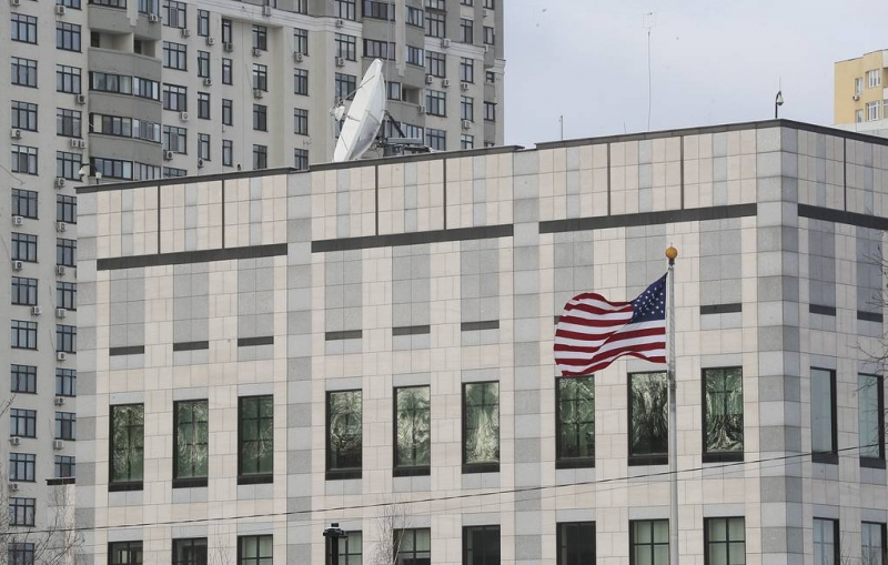 CBS: США намерены вывезти всех своих служащих из Киева в течение двух суток