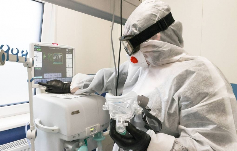 Число госпитализаций из-за коронавируса в России за сутки снизилось на 19,2%

