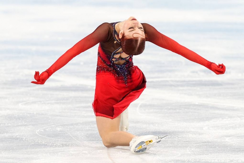 Фигуристка Валиева лидирует после короткой программы на Олимпиаде в Пекине