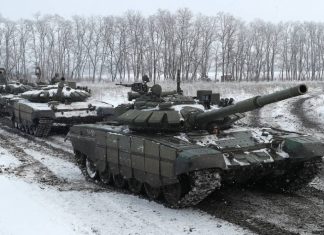 На юге России начались тактические учения с применением бронетехники, ракет и артиллерии