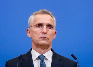 НАТО призывает Россию отвести войска от границ Украины