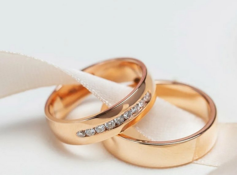 Как правильно выбрать обручальное кольцо с бриллиантом