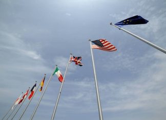 Страны G7 готовы ввести санкции против экономики России