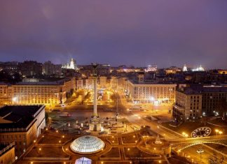 Украина вводит военное положение на всей территории страны