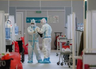 В России за сутки госпитализировали 10 372 человека с коронавирусом