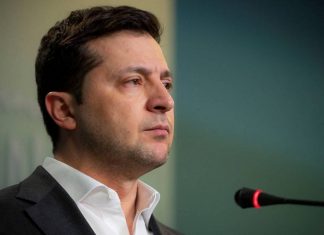 Зеленский заявил, что находится в Киеве