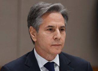 Блинкен сообщил о введении санкций в отношении четырех членов правления Новикомбанка