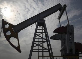 Цена нефти Brent на бирже ICE перешла к росту