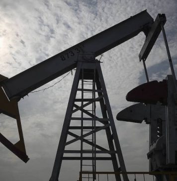 Цена нефти Brent на бирже ICE перешла к росту