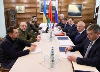 Делегации России и Украины начали третий раунд переговоров