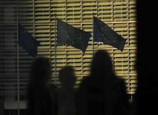 ЕС работает над четвертым пакетом санкций против России