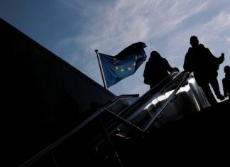 ЕС сообщил о подготовке четвертого пакета санкций против России