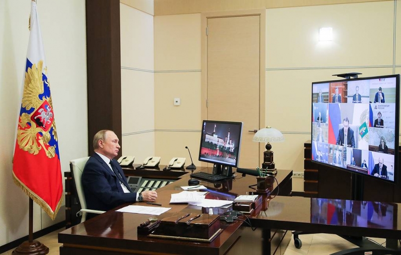 Газ за рубли и уход брендов как шанс.

Что обсуждали на совещании у Путина