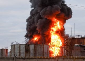 Глава СК поручил возбудить дело по факту нанесения ракетного удара по нефтебазе в Луганске