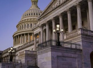 Главы комитетов Конгресса США согласовали законопроект о запрете импорта нефти из РФ