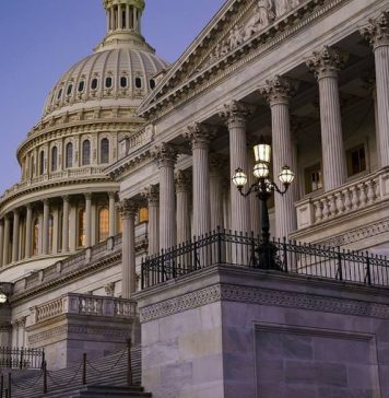 Главы комитетов Конгресса США согласовали законопроект о запрете импорта нефти из РФ