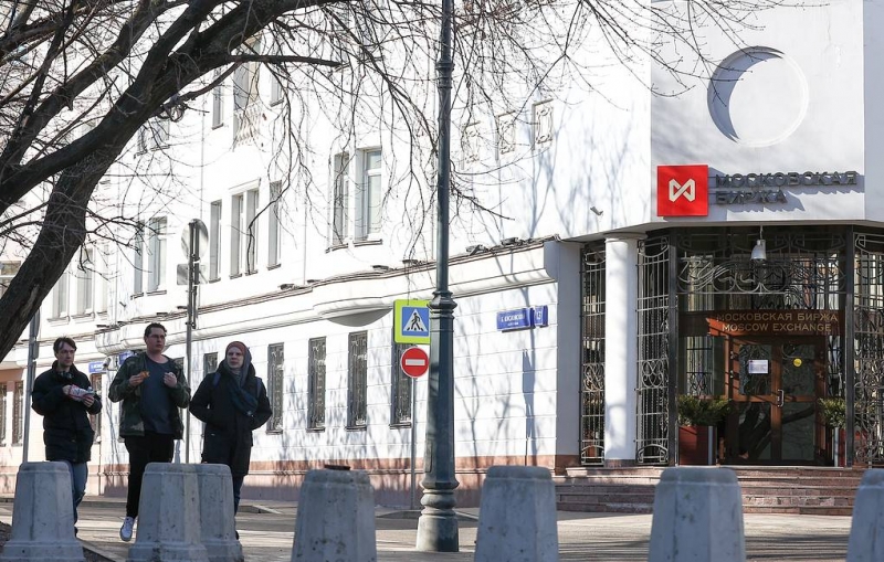 Индекс Мосбиржи растет на 10,21%