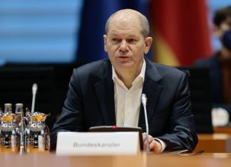 Канцлер ФРГ заявил об отсутствии каких-либо планов размещения ракет НАТО на Украине