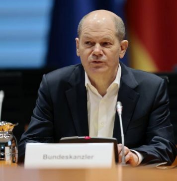 Канцлер ФРГ заявил об отсутствии каких-либо планов размещения ракет НАТО на Украине