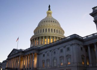 Конгрессмены США одобрили инициативу о приостановке нормальных торговых отношений с РФ