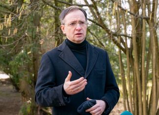 Мединский сообщил, что РФ попытается еще раз обсудить гуманитарные коридоры с Украиной