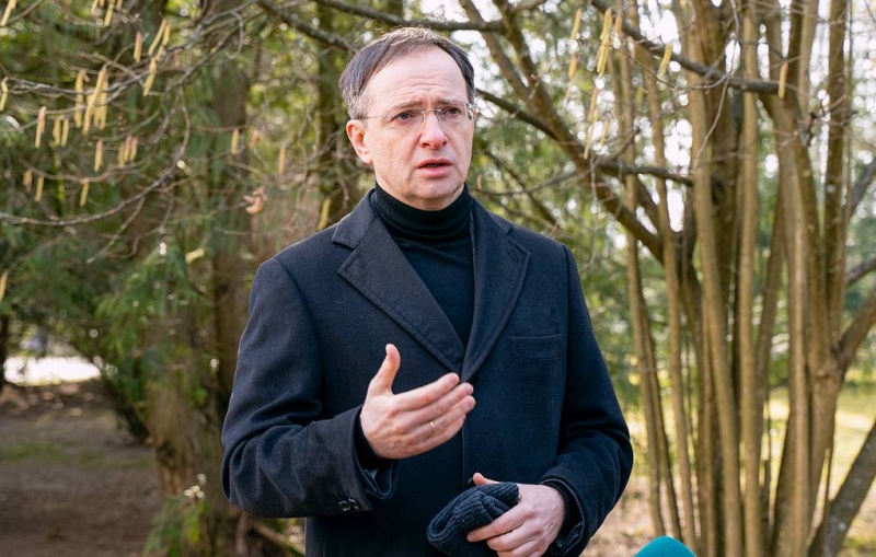 Мединский сообщил, что РФ попытается еще раз обсудить гуманитарные коридоры с Украиной