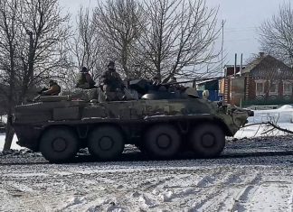 Минобороны сообщило, что российские войска ведут бои за Новомихайловку