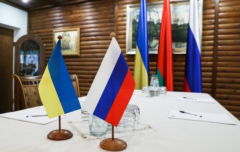 Позиции на переговорах Москвы и Киева сближаются.
23-й день операции на Украине