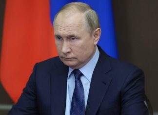 Путин заявил, что каждое слово Конституции РФ имеет огромное значение