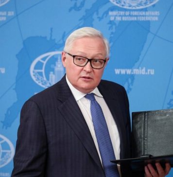 Рябков заявил, что конвои с вооружением для Украины могут стать целями для ВС РФ