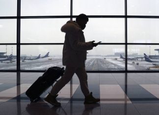 Ростуризм рекомендует отказаться от посещения стран, которые ввели санкции против России