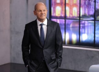 Шольц заявил, что ФРГ может быстро отказаться от поставок российских угля и нефти