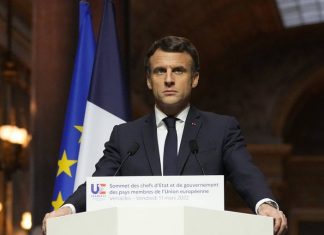 СМИ: Париж анонсировал новые санкции против РФ после переговоров Макрона, Путина и Шольца